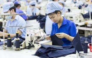 Bài văn tả người thợ may đang làm việc (lớp 5) hay nhất