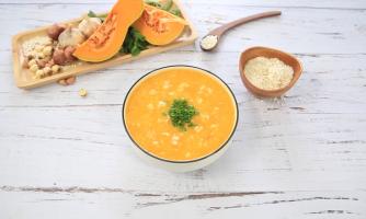 Công thức nấu cháo bí đỏ bổ dưỡng cho trẻ ăn dặm và bà bầu thiếu máu