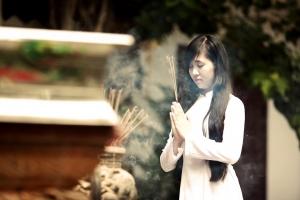 Điều kiêng kỵ khi viếng thăm đền chùa bạn cần phải biết