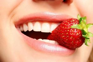 Cách làm trắng răng đơn giản tại nhà