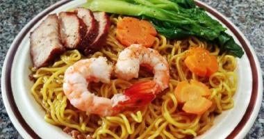 Món mì trộn cực ngon bạn không thể bỏ qua tại Sài Gòn