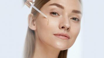 Serum chứa Niacinamide kiểm soát dầu mụn tốt nhất