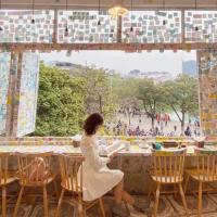 Quán coffee có view đẹp nhất quanh phố đi bộ Hà Nội