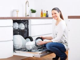 Lý do bạn nên mua máy rửa bát cho gia đình