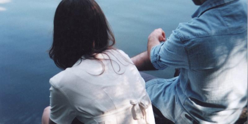 Chưa một lần đưa bạn về ra mắt gia đình hay giới thiệu bạn với bạn bè thân thiết của mình.