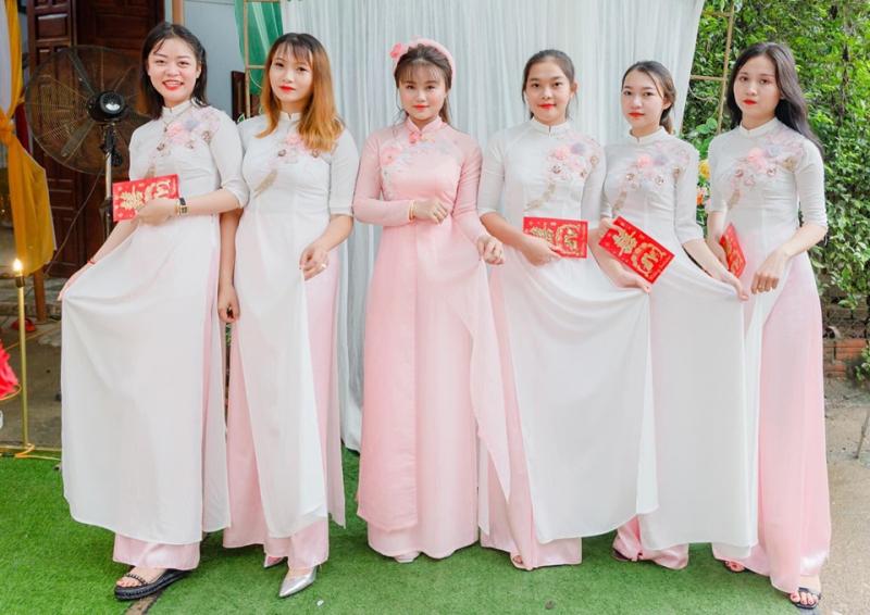 Áo dài Ly Bi