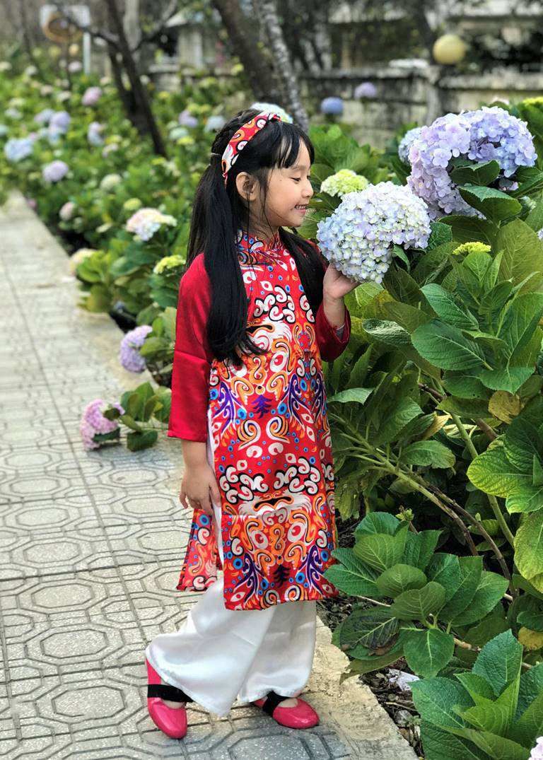 Áo dài truyền thống