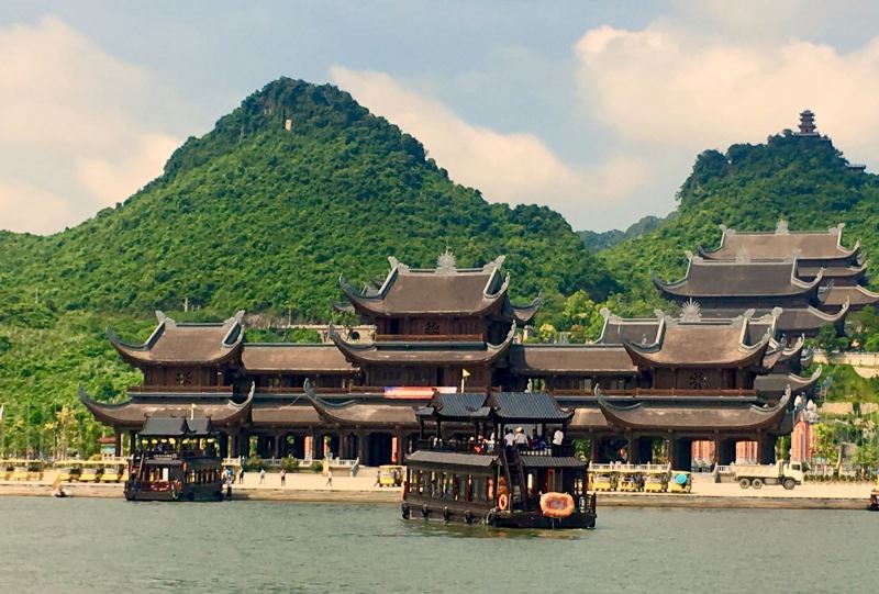 Bài văn thuyết minh về danh lam thắng cảnh quê hương em hay nhất - Bài số 4