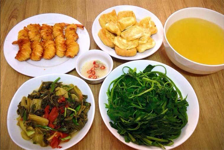 Bài văn tả về bữa cơm hằng ngày của gia đình em số 5