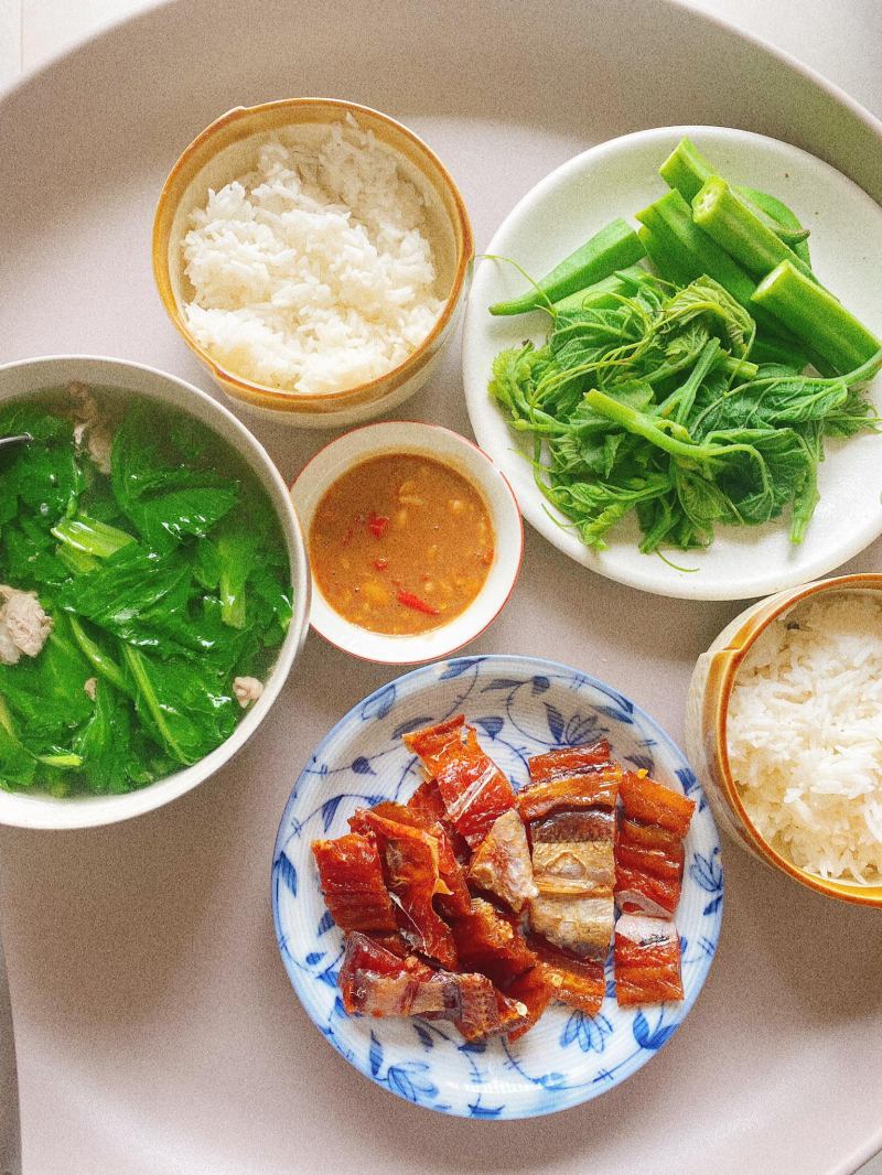 Bài văn tả về bữa cơm hằng ngày của gia đình em số 5