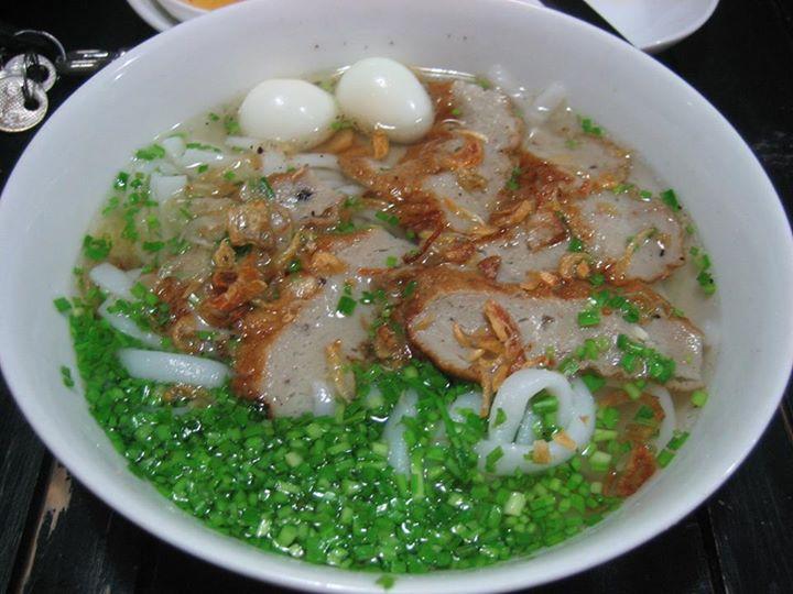 Đã đến Phú Yên thì nhất định đừng quên thưởng thức món bánh canh hẹ ngon nức tiếng này nhé