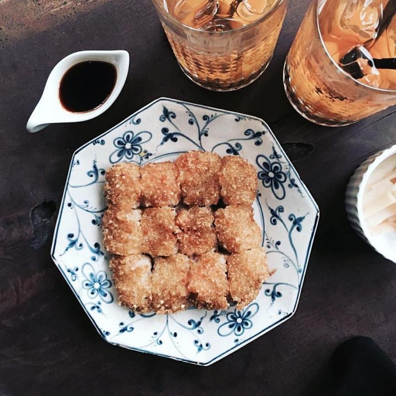 Bánh chưng trong quán cafe Cosa Nostra