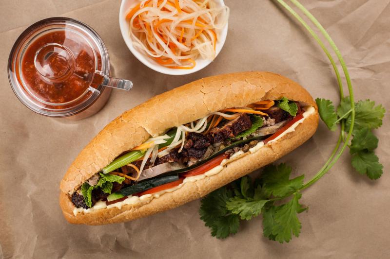 Bánh Mì Trung Nghĩa.