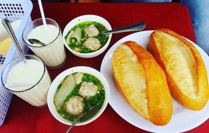 Bánh mì xíu mại