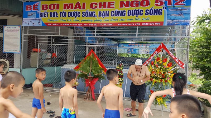 Bể Bơi Mái Che
