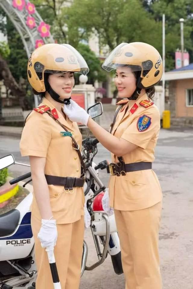 Bóng hồng trên đường