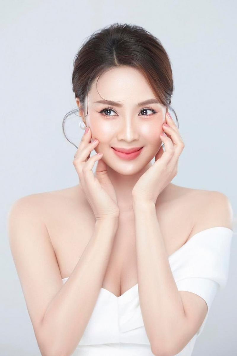 Bul Nguyễn Make Up Store & Academy