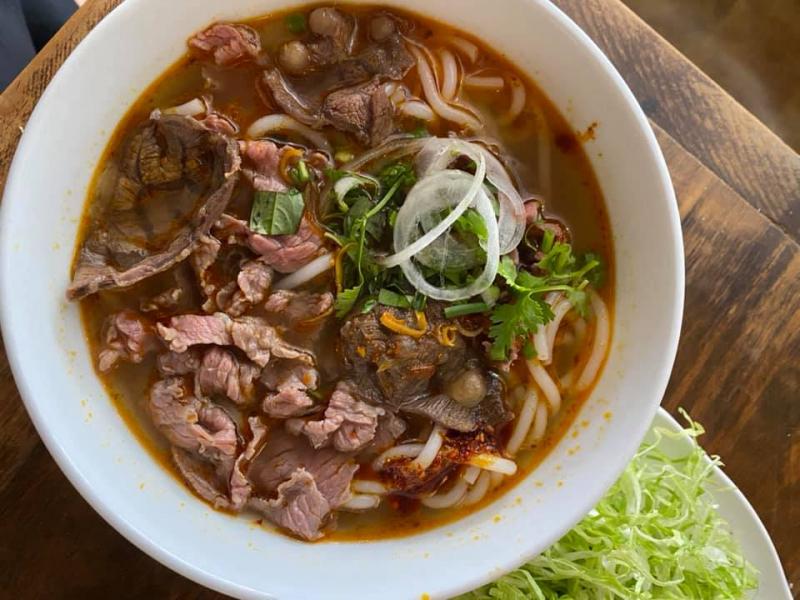 Bún Bò Huế Chị Nguyệt