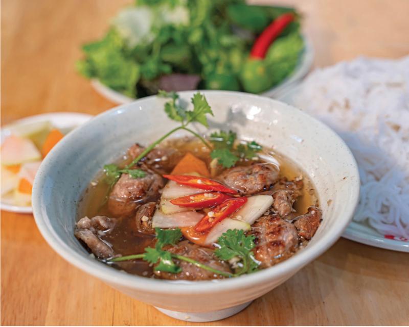 Bún Chả Quạt – Giữ Trọn Hương Vị Bún Chả Truyền Thống Hà Nội Ở Đà Nẵng