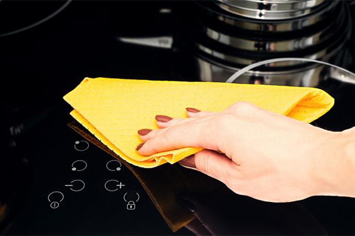 Cách vệ sinh bếp từ âm