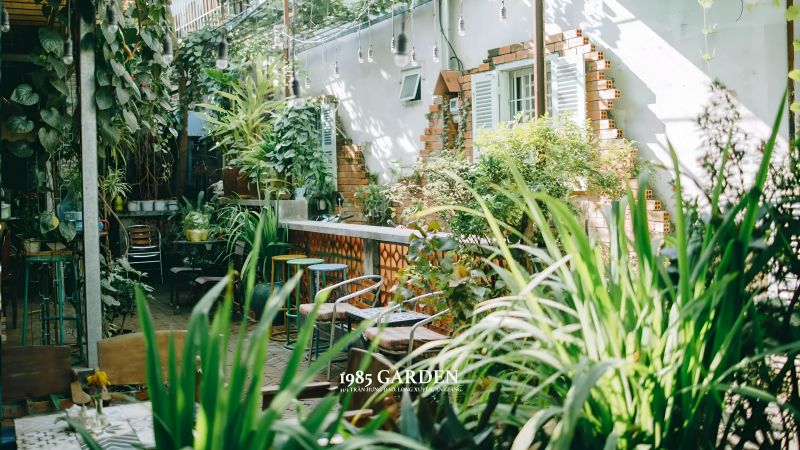Cafe 1985 Garden