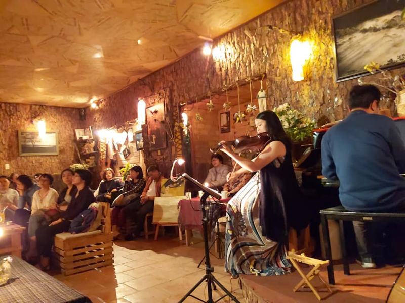 Cafe Guitar Mộc Căn Nhà Xưa