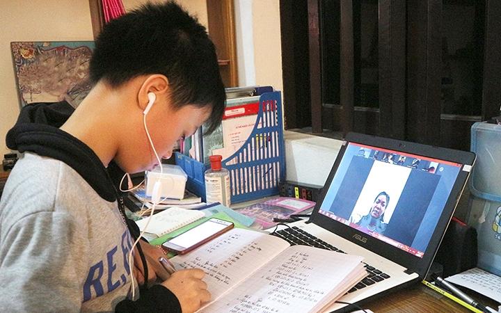 “Học trước, chơi sau”