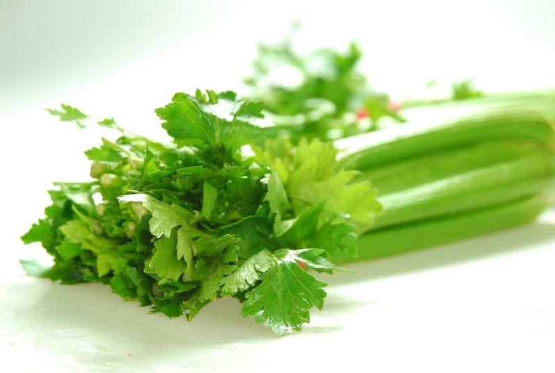 Cần tây giúp điều chỉnh huyết áp