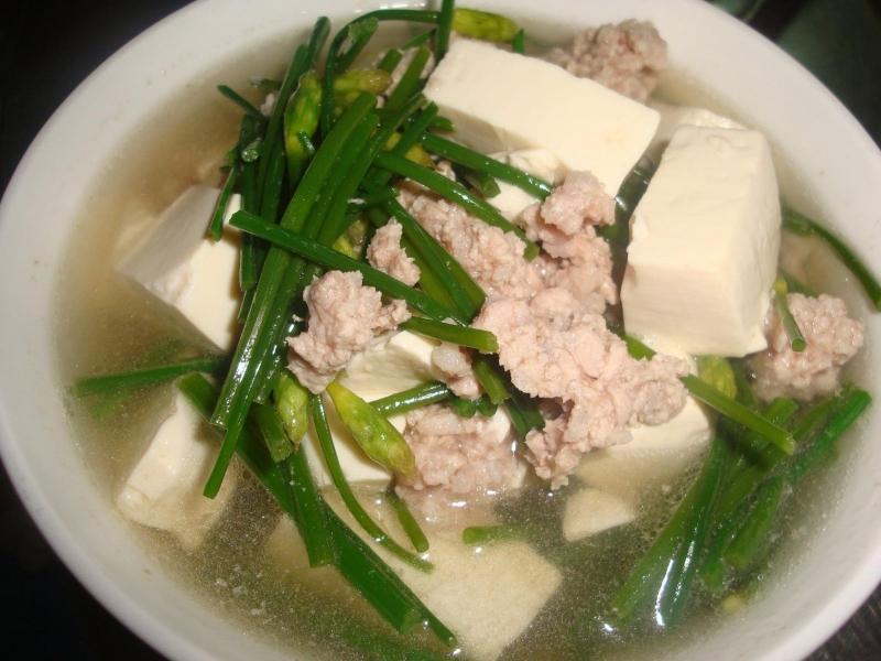 Canh đậu phụ lá hẹ