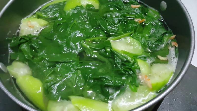Canh mướp mồng tơi