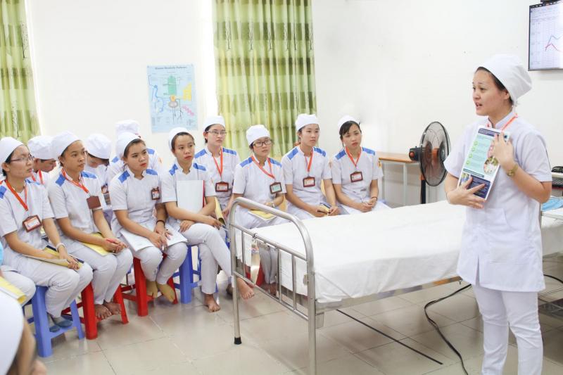 Cao đẳng Viễn Đông