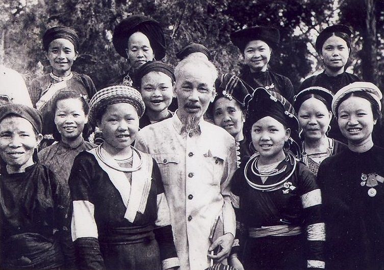 Đề cương ôn tâp câu hỏi ngắn môn tư tưởng HCM - Trường Đại học Đà Nẵng