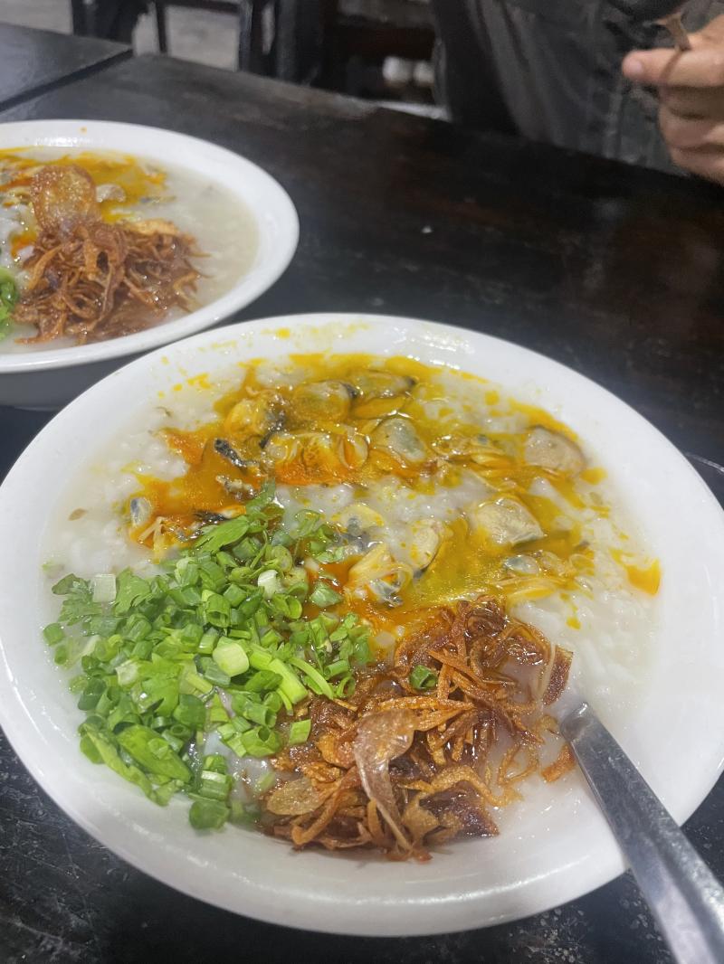 Cháo nghêu Sáu Biểu