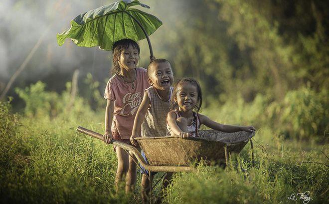 Ai chẳng có một tuổi thơ dữ dội phải không nào