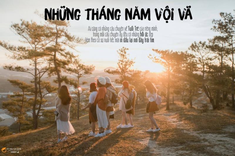 Chụp ảnh kỉ yếu với khung cảnh của hoàng hôn