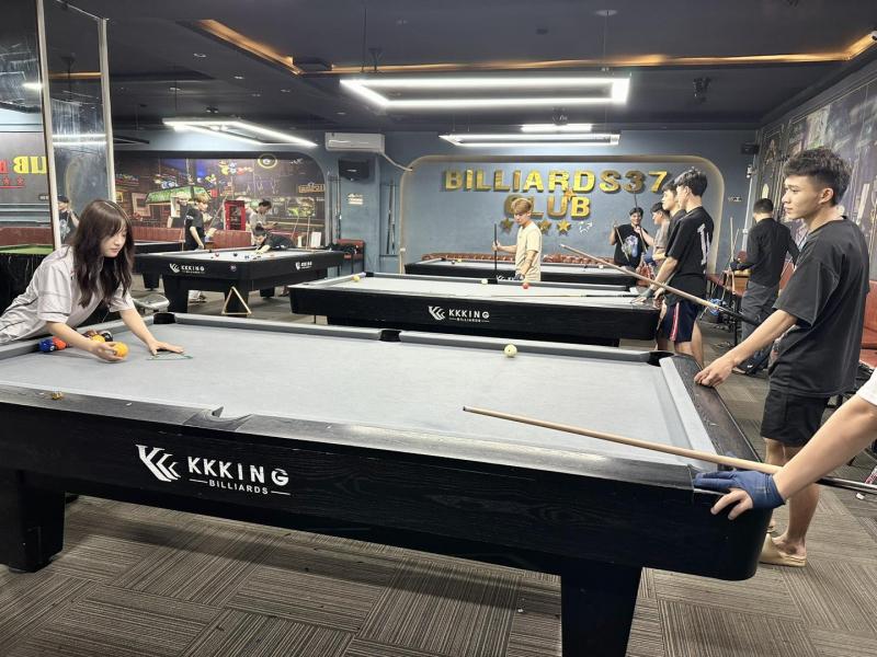 CLUB Billards 37