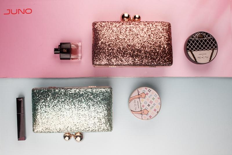 Mẫu túi clutch nổi bật cho tiệc đêm hè.