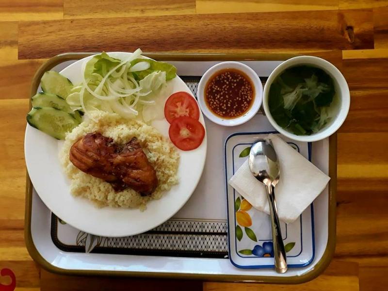 Cơm Gà 111 Trần Phú