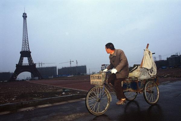 Bản sao tháp Eiffel ở Trung Quốc