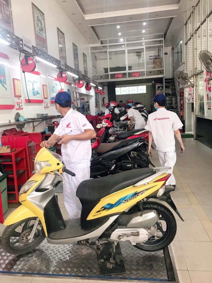Head Phúc Thanh không ngừng hoàn thiện, thực hiện tốt sứ mệnh mang đến cho khách hàng không chỉ những chiếc xe Honda tốt nhất, những dịch vụ hoàn hảo, phụ kiện – phụ tùng chính hãng