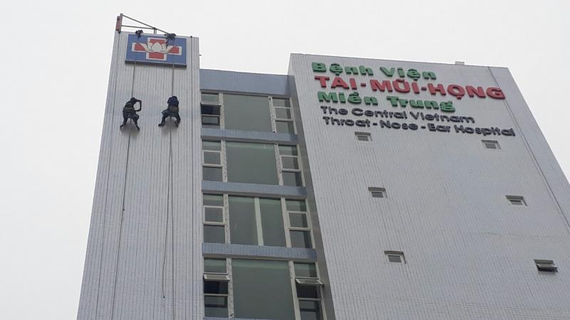 Vệ sinh công nghiệp bệnh viện tai mũi họng