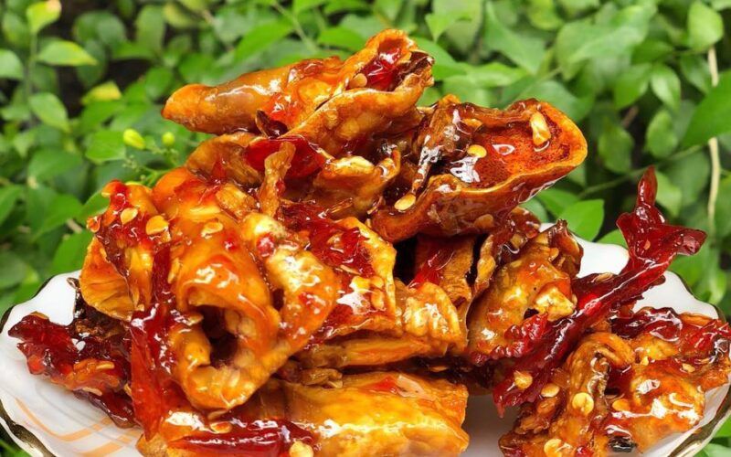 Mực rim me kèm gia vị thơm ngon