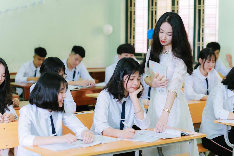 Bài văn kể về kỉ niệm đáng nhớ với thầy giáo, cô giáo cũ hay nhất số 6