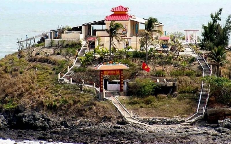 Lối đi chính lên đảo
