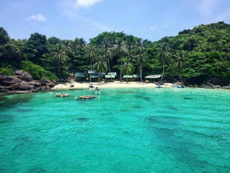 Em về với biển quê anh