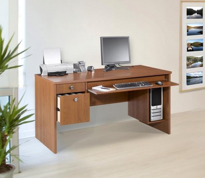 Không nên đặt case máy tính ở chỗ kín và bí như thế này.