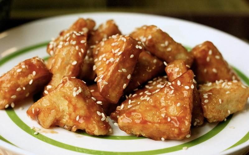 Đậu phụ sốt chua ngọt tẩm vừng
