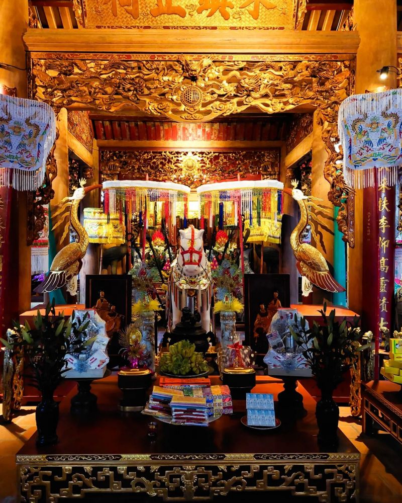 Đền Bạch Mã
