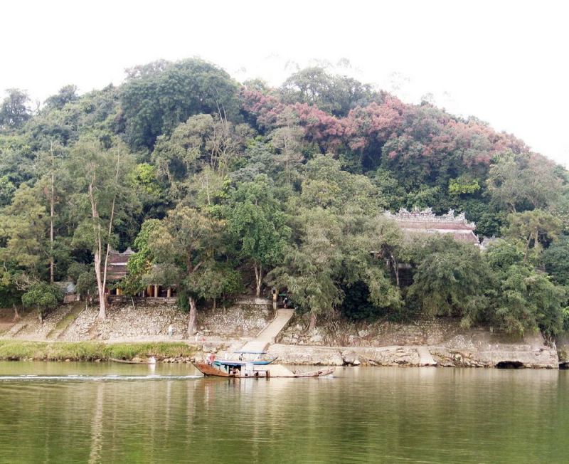 Điện Hòn Chén