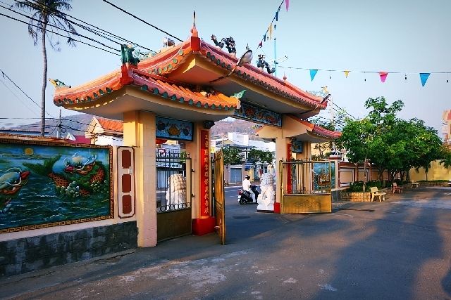 Đình thần Thắng Tam